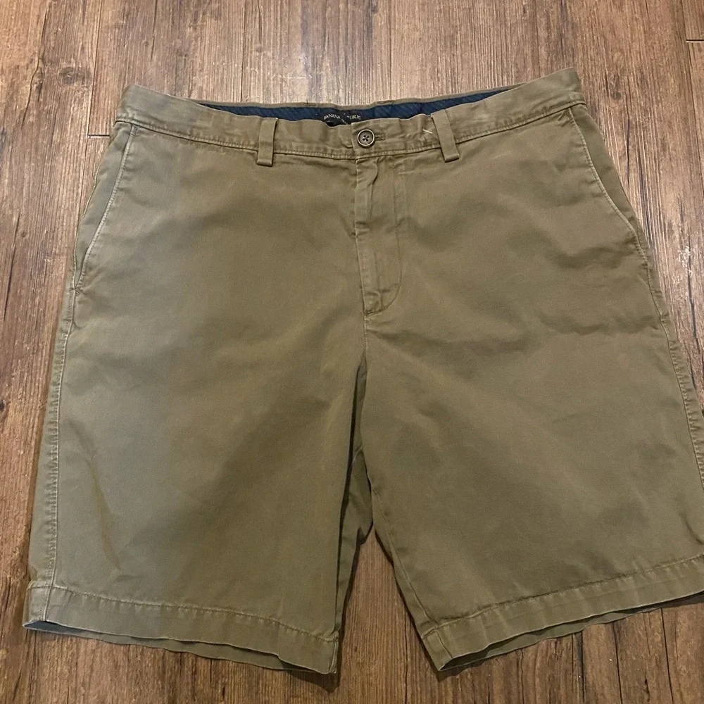Banana Republic Men's Khaki Flat Front Shorts